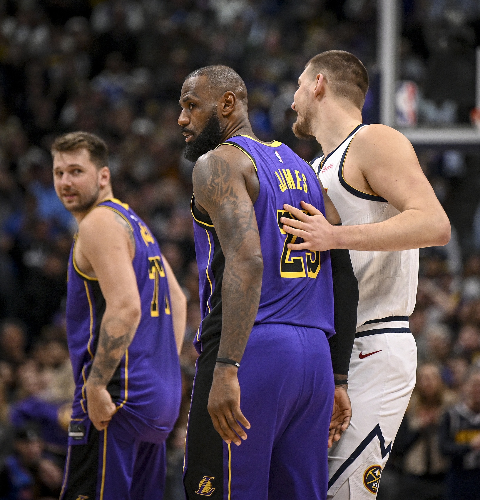 星空体育app-詹姆斯之后谁来搭档东契奇？浓眉二进宫？约基奇字母哥前往湖人？