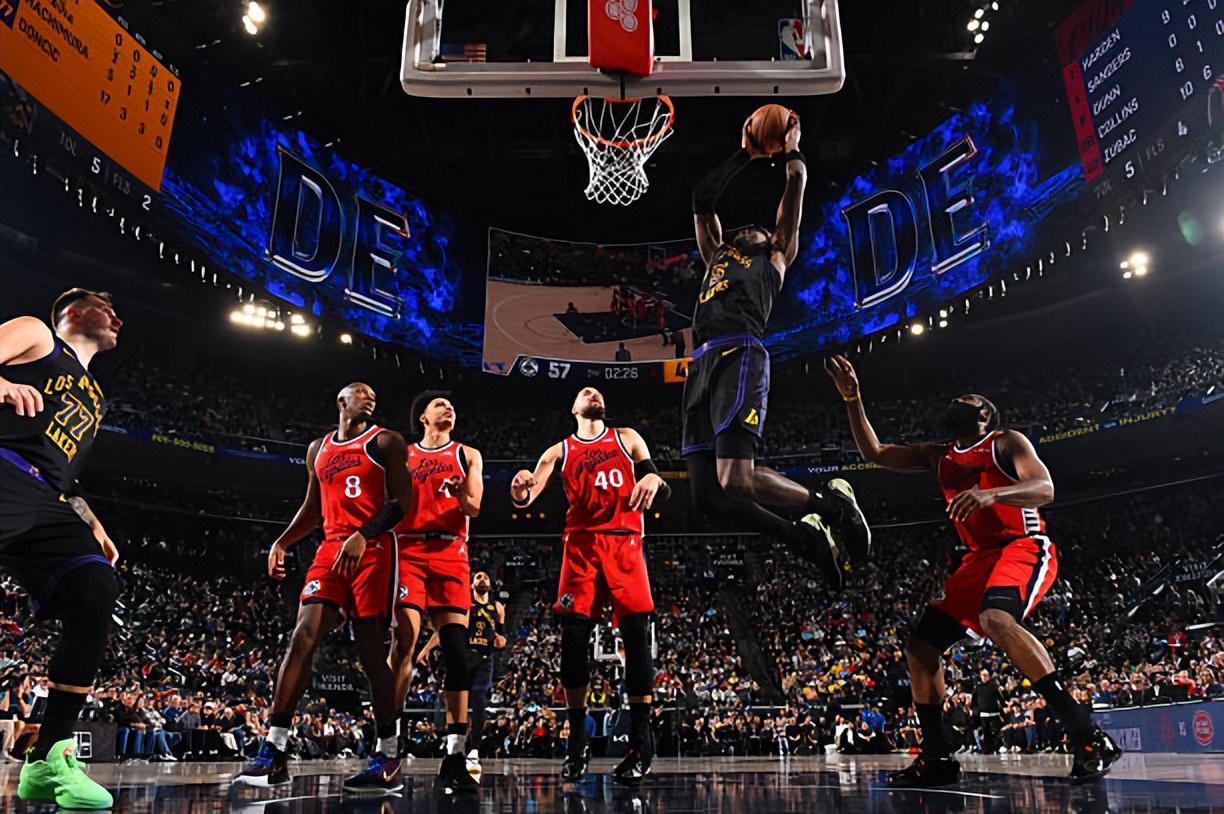 星空体育足球直播-被快船各种打爆，湖人内线支柱莫名其妙又一次彻底丧气了？